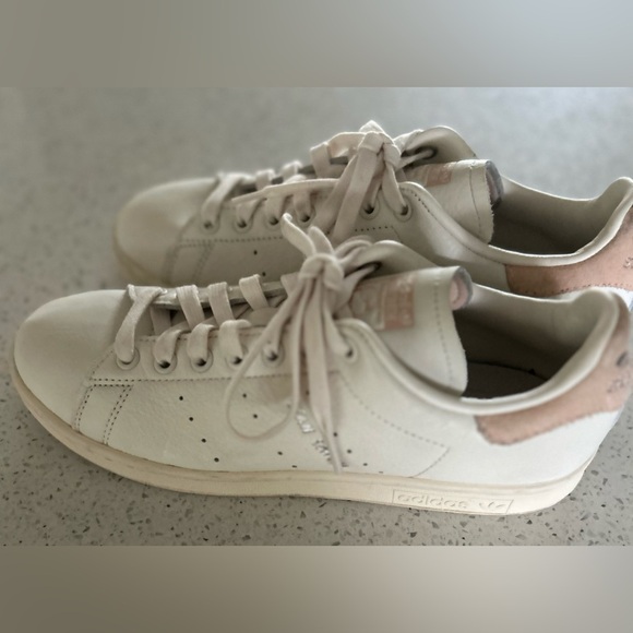 Women’s Adidas, Stan Smith, orange Bliss with metallic shoes size 8 floor sample - Picture 3 of 7